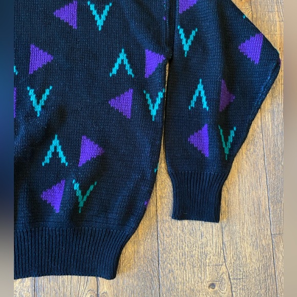 SOLD Vintage 80’s Sweater - Picture 2 of 5